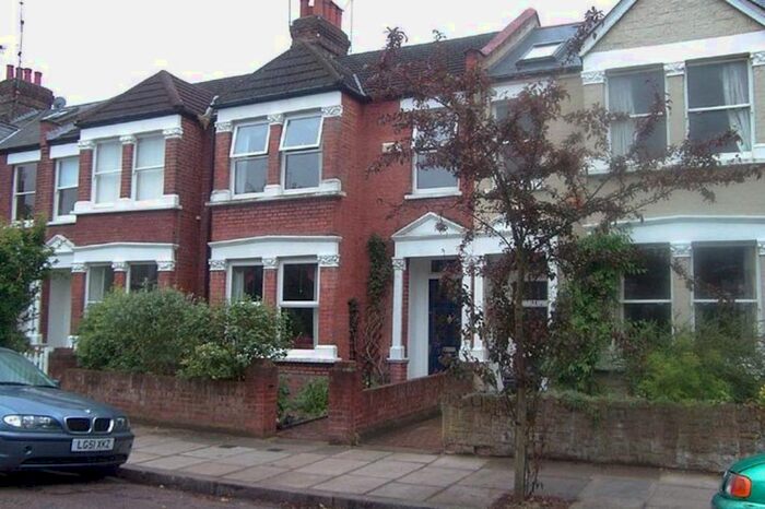 3 Bedroom Property To Rent In Beaumont Avenue, Kew, Richmond, TW9