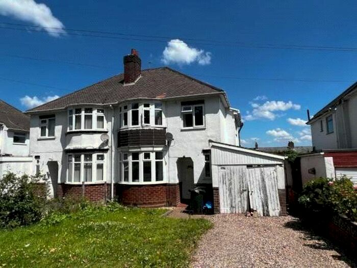 3 Bedroom Semi-Detached House To Rent In The Broadway, Dudley, West Midlands, DY1