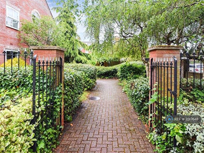 2 Bedroom Flat To Rent In Reading Road, Farnborough, GU14