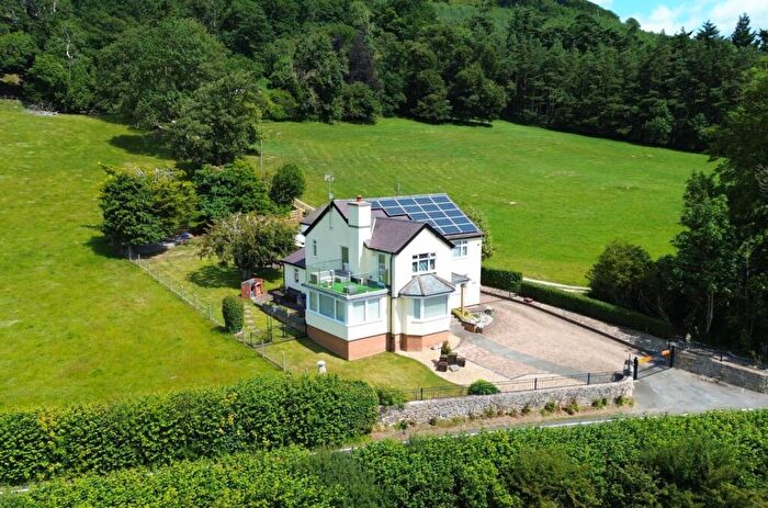 4 Bedroom Detached House For Sale In Carrog Road, Corwen, LL21