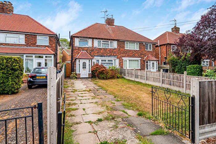 3 Bedroom Semi-Detached House For Sale In St. Denys Road, Leicester, LE5