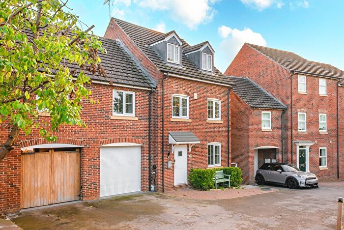 5 Bedroom Link Detached House To Rent In Allotment Gardens, Harrogate, HG1