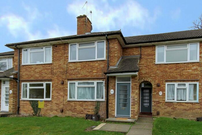 2 Bedroom Maisonette To Rent In Heronsgate, Edgware, Middx, HA8