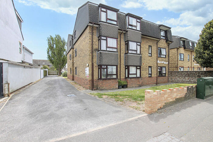 1 Bedroom Apartment To Rent In Penhill Road, Lancing, BN15