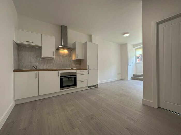 1 Bedroom Flat To Rent In King Street, Southport, Merseyside., PR8