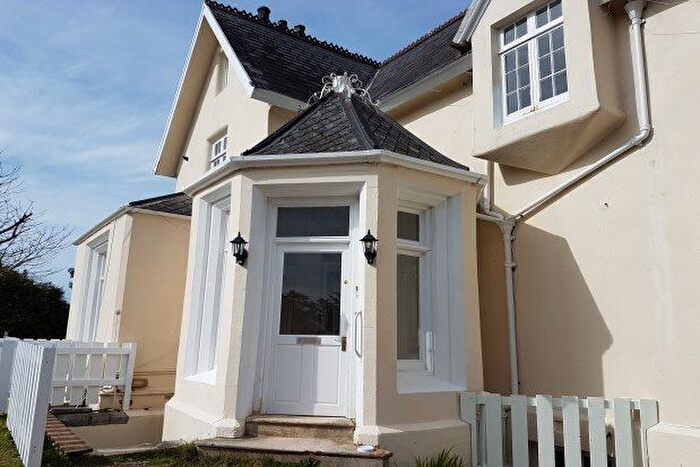 2 Bedroom Flat To Rent In Higher Woodfield Road, Torquay, TQ1