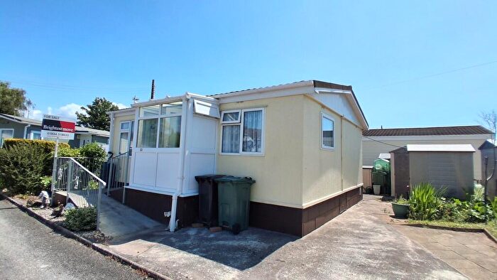 2 Bedroom Park Home For Sale In Hutton Park, Hutton Moor Lane, BS24