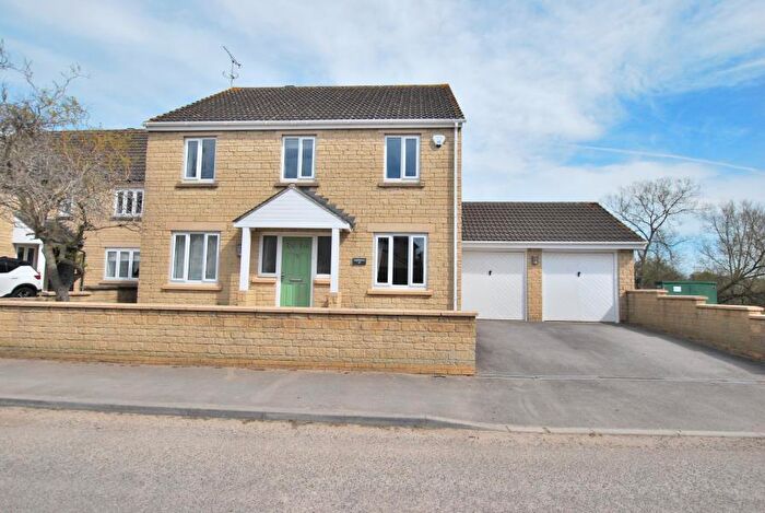 4 Bedroom Detached House To Rent In Park Road, Malmesbury, SN16