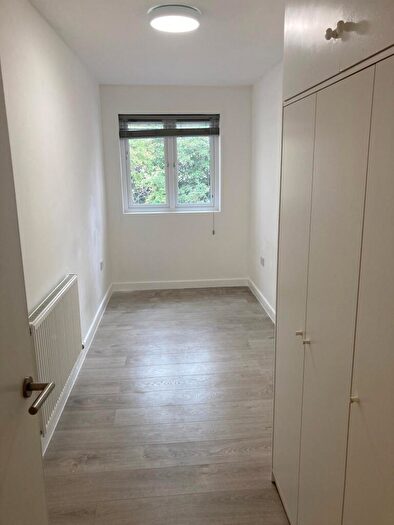 2 Bedroom Flat To Rent In Ilderton Road, London, SE15