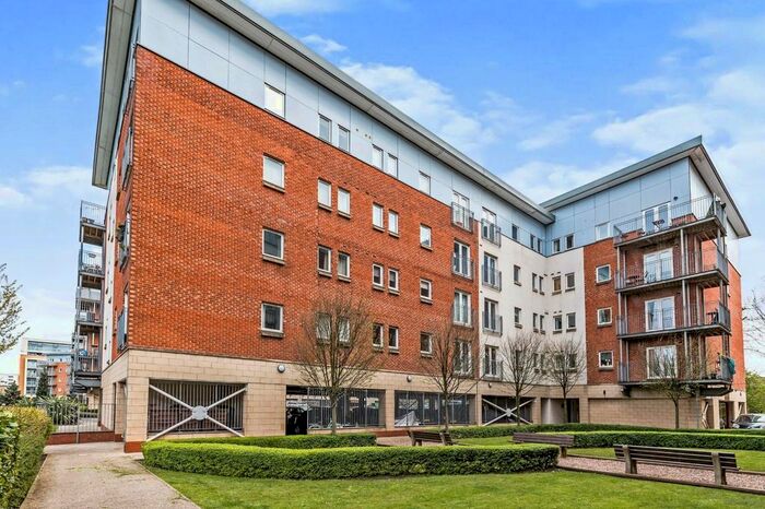 2 Bedroom Flat To Rent In Elmira Way, Salford, Greater Manchester, M5