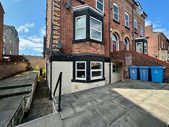 1 Bedroom Apartment To Rent In Radnor Place, L6