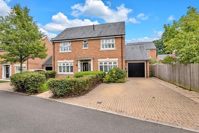 4 Bedroom Detached House For Sale In Timms Close, Horsham, RH12