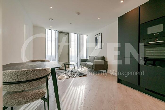 1 Bedroom Flat To Rent In Vista River Gardens, Trinity Way, Manchester, M3