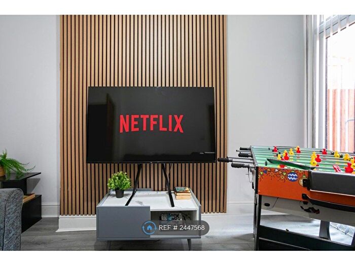 5 Bedroom Terraced House To Rent In Chaucer Street, Leicester, LE2