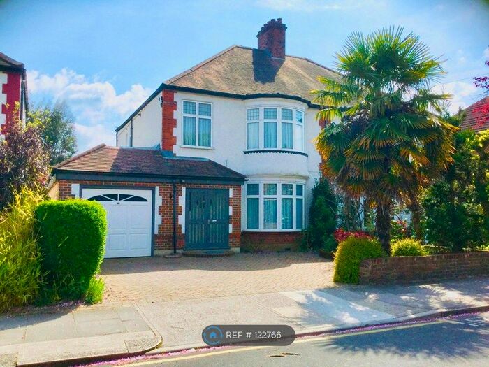 3 Bedroom Semi-Detached House To Rent In Harwood Avenue, Bromley, BR1