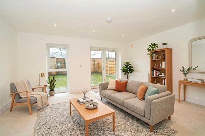 4 Bedroom Semi Detached House For Sale In Albion Hall Place, Farnworth / Kearsley, Bolton, BL4