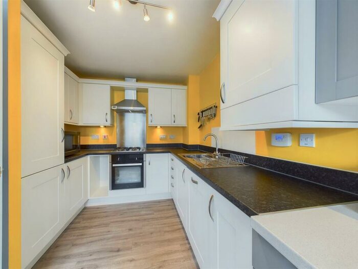 3 Bedroom Semi-Detached House To Rent In Chestnut Drive, Launceston, PL15