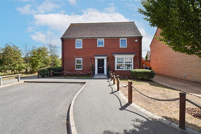 4 Bedroom Detached House For Sale In St. Andrews Way, Stanford-Le-Hope, SS17