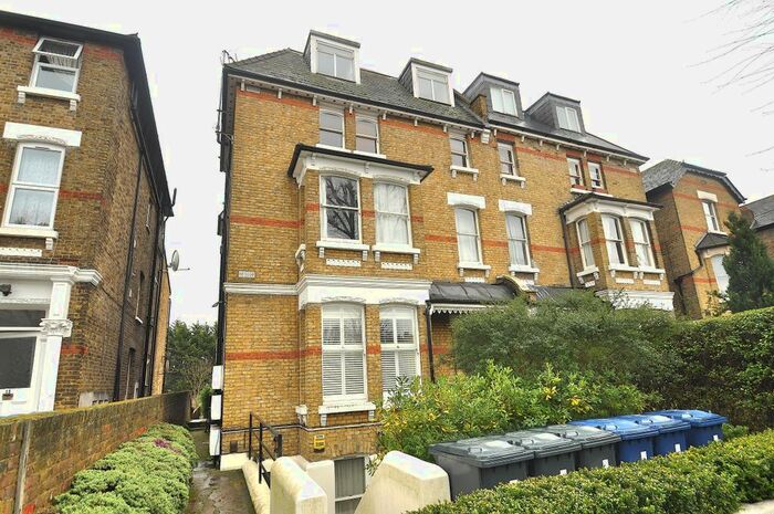 2 Bedroom Flat To Rent In Cumberland Park, London, W3