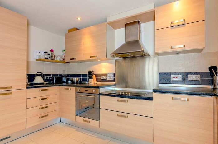 2 Bedroom Flat To Rent In Goldsworth Road, Woking, GU21