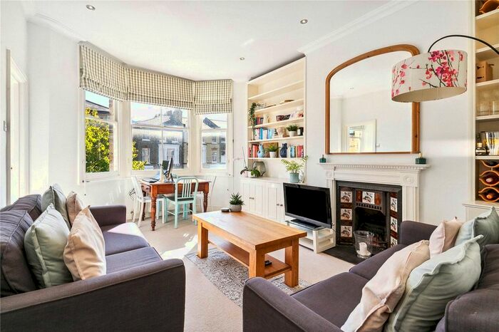 2 Bedroom Flat To Rent In Chelsham Road, London, SW4