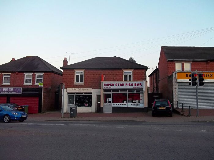 3 Bedroom Flat To Rent In High Road, Southampton, SO16