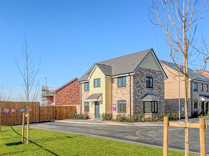 3 Bedroom Detached House For Sale In The Willows, Kennett, CB8