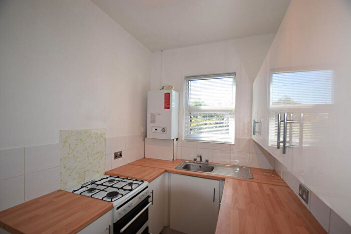 1 Bedroom Flat To Rent In Cossington Road, Westcliff On Sea, Essex, SS0