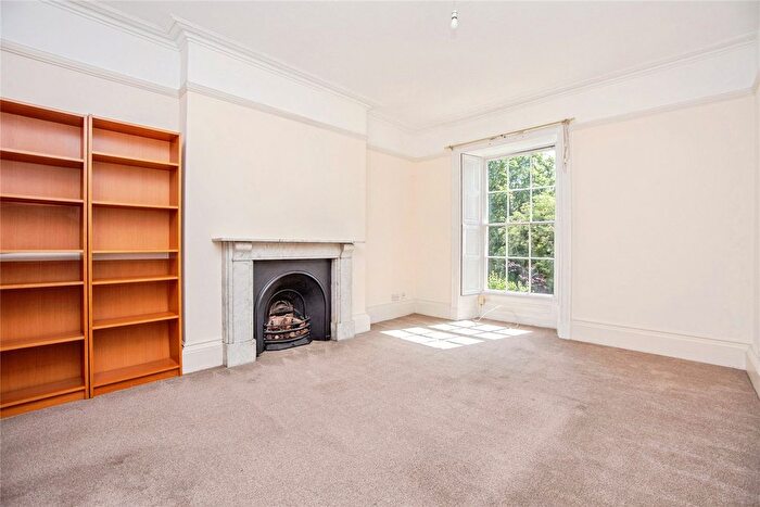 1 Bedroom Flat To Rent In Montpellier Terrace, Cheltenham, Glos, GL50