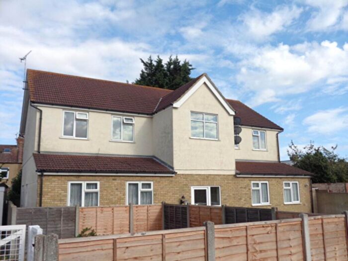 2 Bedroom Flat For Sale In Christchurch Mews, Off Christchurch Road, SS2