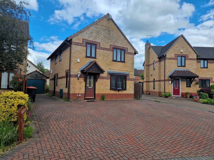 4 Bedroom Detached House To Rent In Dovedale Luton, LU2