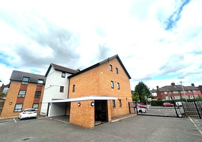 1 Bedroom Flat To Rent In - Gammons Lane, Watford, WD24