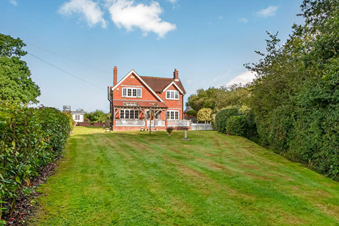 4 Bedroom Farm House For Sale In Hambledon, Hampshire, PO7