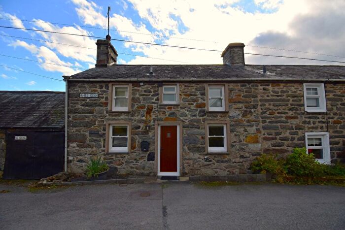 2 Bedroom House For Sale In Glyn Terrace, Penmorfa, LL49