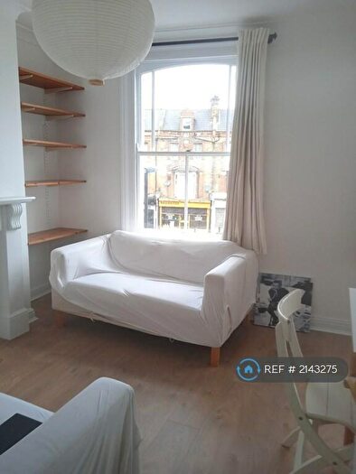 2 Bedroom Flat To Rent In Geoffrey Road, London, SE4