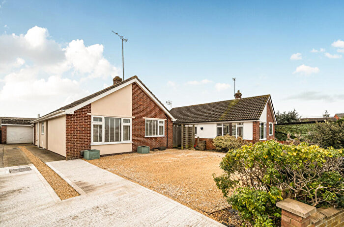 3 Bedroom Bungalow For Sale In Maskeleyne Way, Wroughton, Swindon, SN4