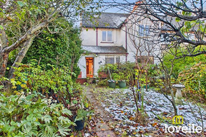 3 Bedroom Semi Detached House For Sale In Maytree Avenue, Kingston Upon Hull, HU8