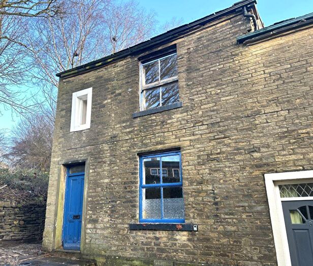 2 Bedroom End Of Terrace House For Sale In Springfield Street, Thornton, Bradford, BD13