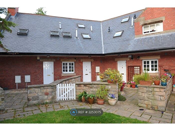 2 Bedroom Maisonette To Rent In St Godrics Court, Durham, DH1