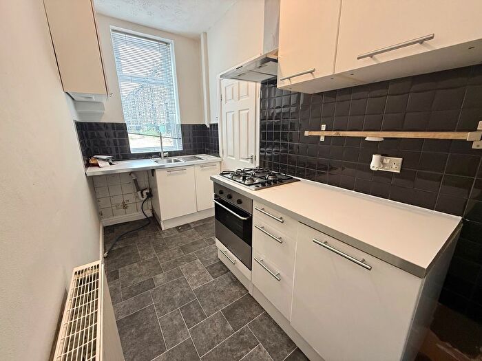 2 Bedroom Property To Rent In Hembrigg Terrace, Leeds, LS27