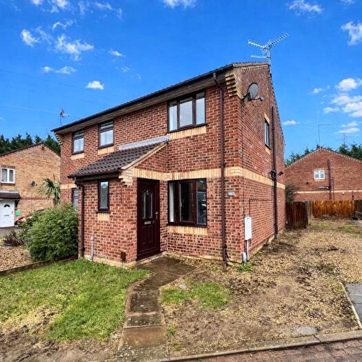 2 Bedroom Semi Detached House For Sale In Lansdowne Walk, Peterborough, PE2