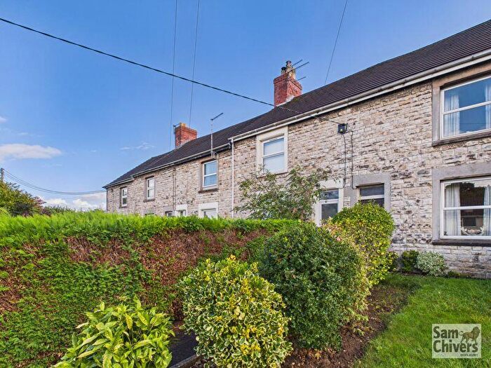 3 Bedroom Terraced House For Sale In Westhill Gardens, Westfield, BA3