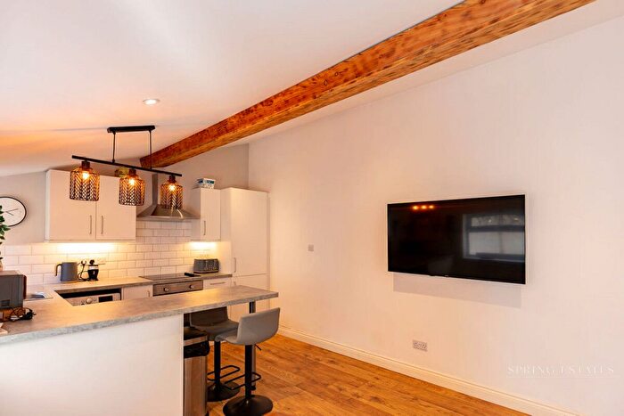 1 Bedroom Flat For Sale In Morton Road, Exmouth, EX8