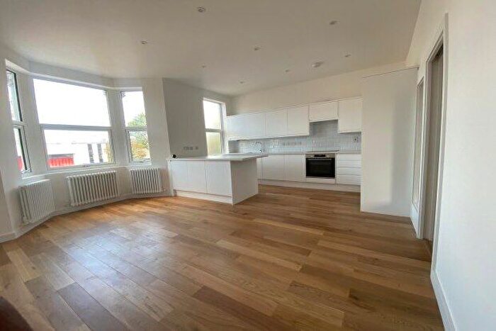 3 Bedroom Flat To Rent In Stanstead Road, London, SE23