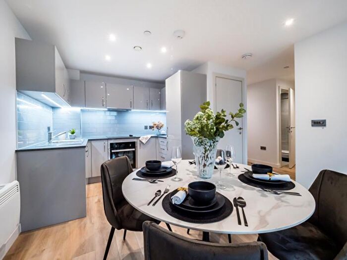 2 Bedroom Apartment To Rent In Apt :: The Quarters, M1