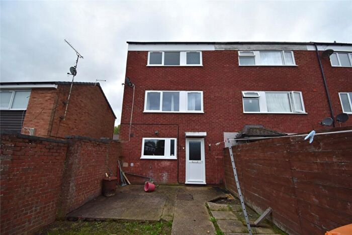 4 Bedroom End Of Terrace House For Sale In Elm Park Close, Houghton Regis, LU5