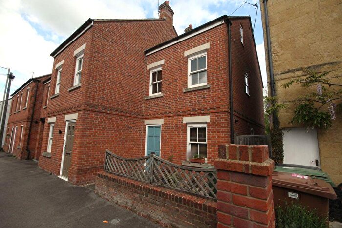 2 Bedroom End Of Terrace House To Rent In Thame, OX9