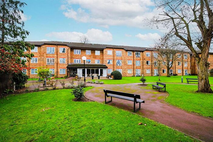 1 Bedroom Retirement Property For Sale In Ennerdale Court, Wanstead, E11