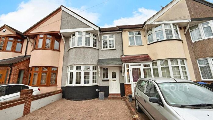 3 Bedroom Terraced House To Rent In Sutherland Avenue Welling, DA16