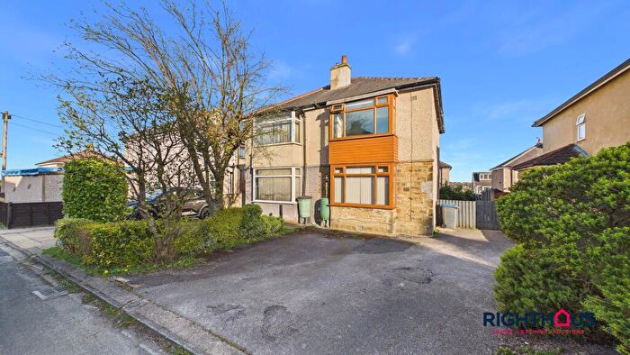 2 Bedroom Semi Detached House To Rent In Lyndale Drive, Shipley, BD18